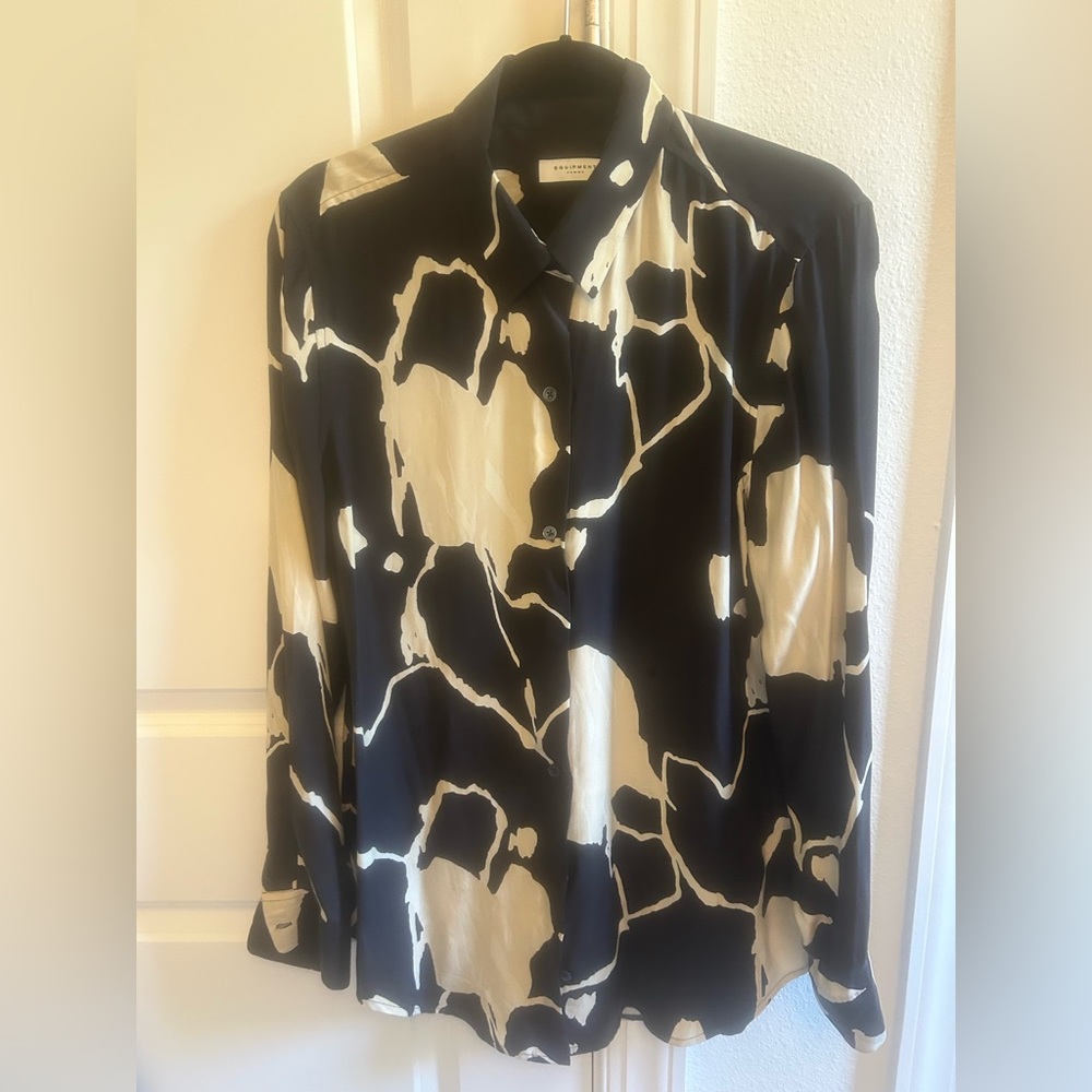 Equipment Black Top with Cream Label Detail